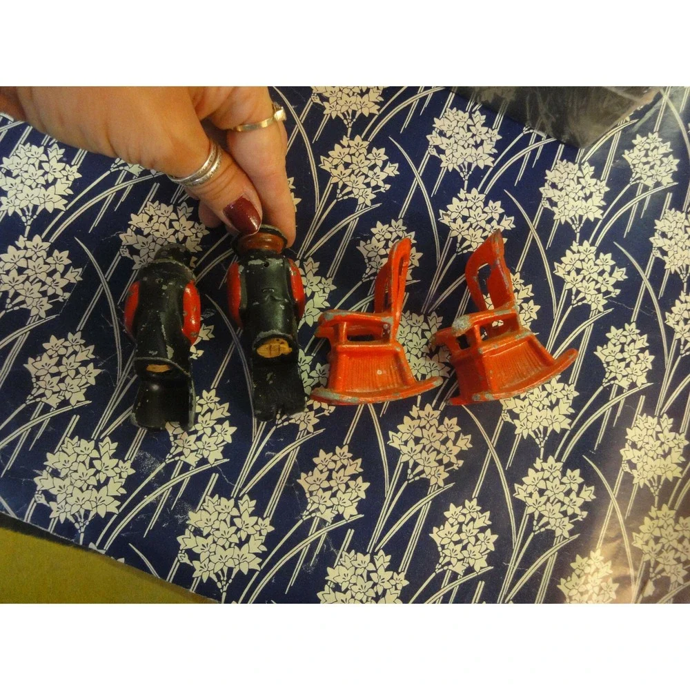 vintage salt‎ & pepper shaker cast iron man woman rocking chairs 4 pieces